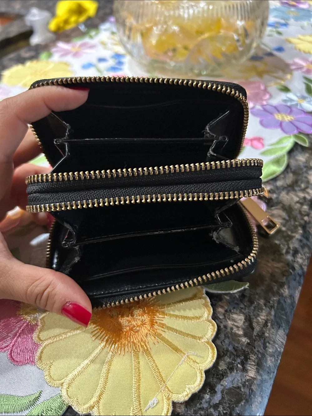 Marc Jacobs Black Pebbled Leather Double Zip Card Case with Gold Hardware - Picture 2 of 5